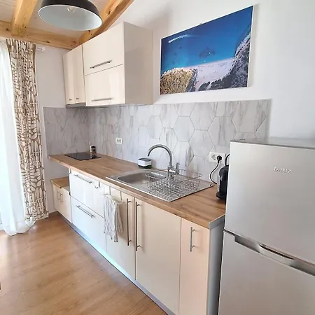 בית נופש Tonea's הימארה