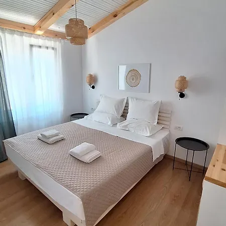 Tonea's Feriehus Himarë
